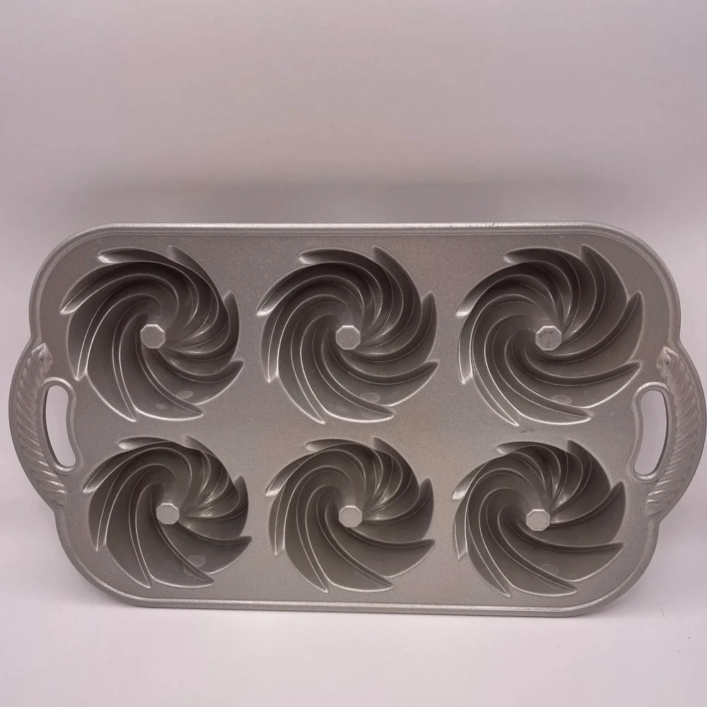 Nordic Ware Heritage Bundtlette Pan 6 Cavity Silver Cast Aluminum 4 Cup USA